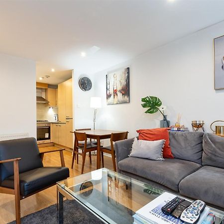 Modern 2 Bed Broompark/Central Apt. With Parking Glasgow Exterior photo